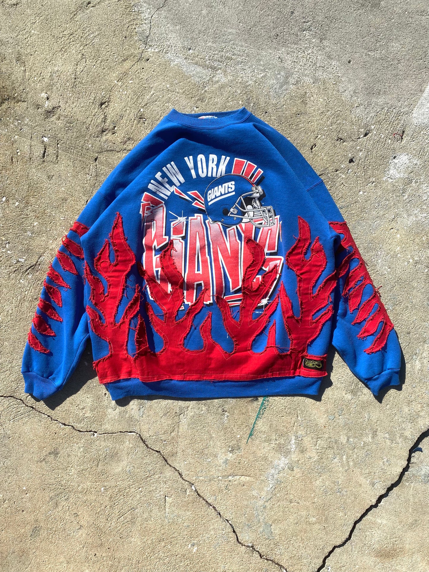 NEW YORK GIANTS flame sweater