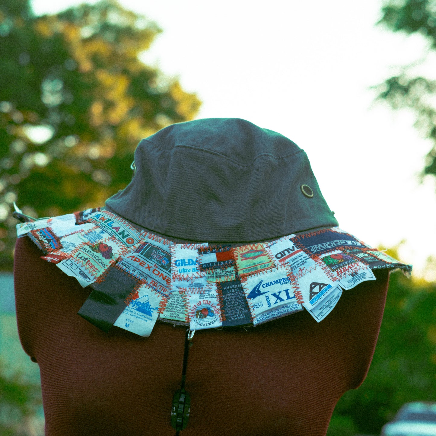 GRAY TAG PATCHED BUCKET HAT