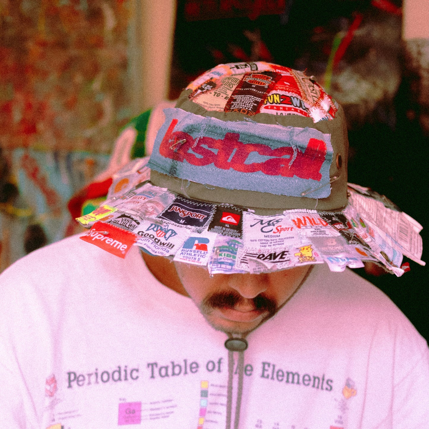 TAG BUCKET HAT