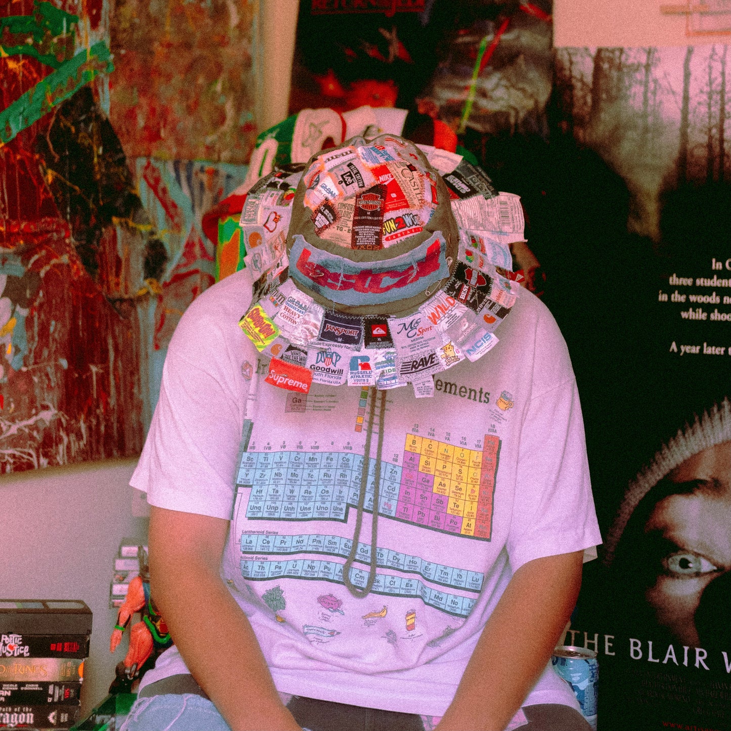 TAG BUCKET HAT