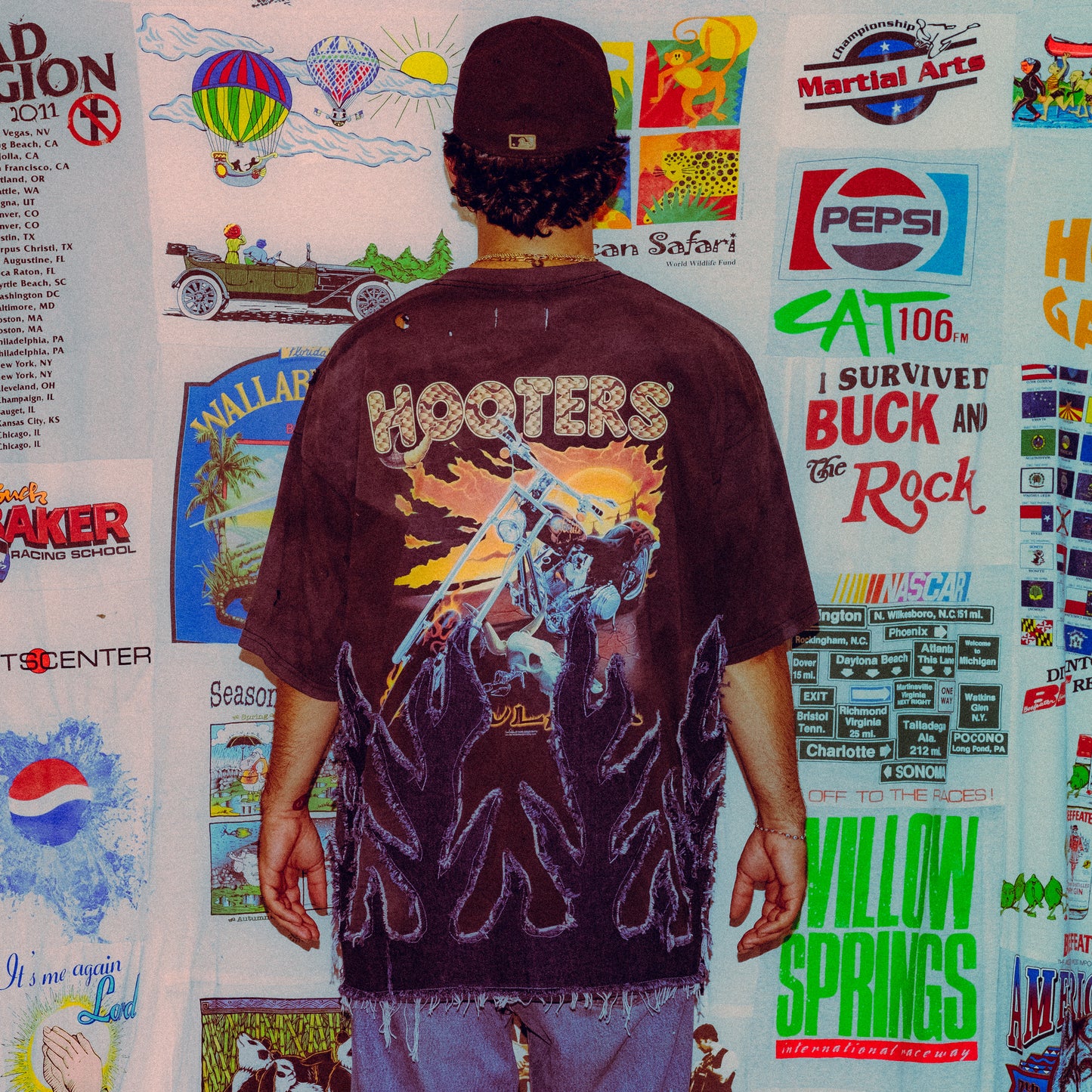 Vintage hooters denim flame tee