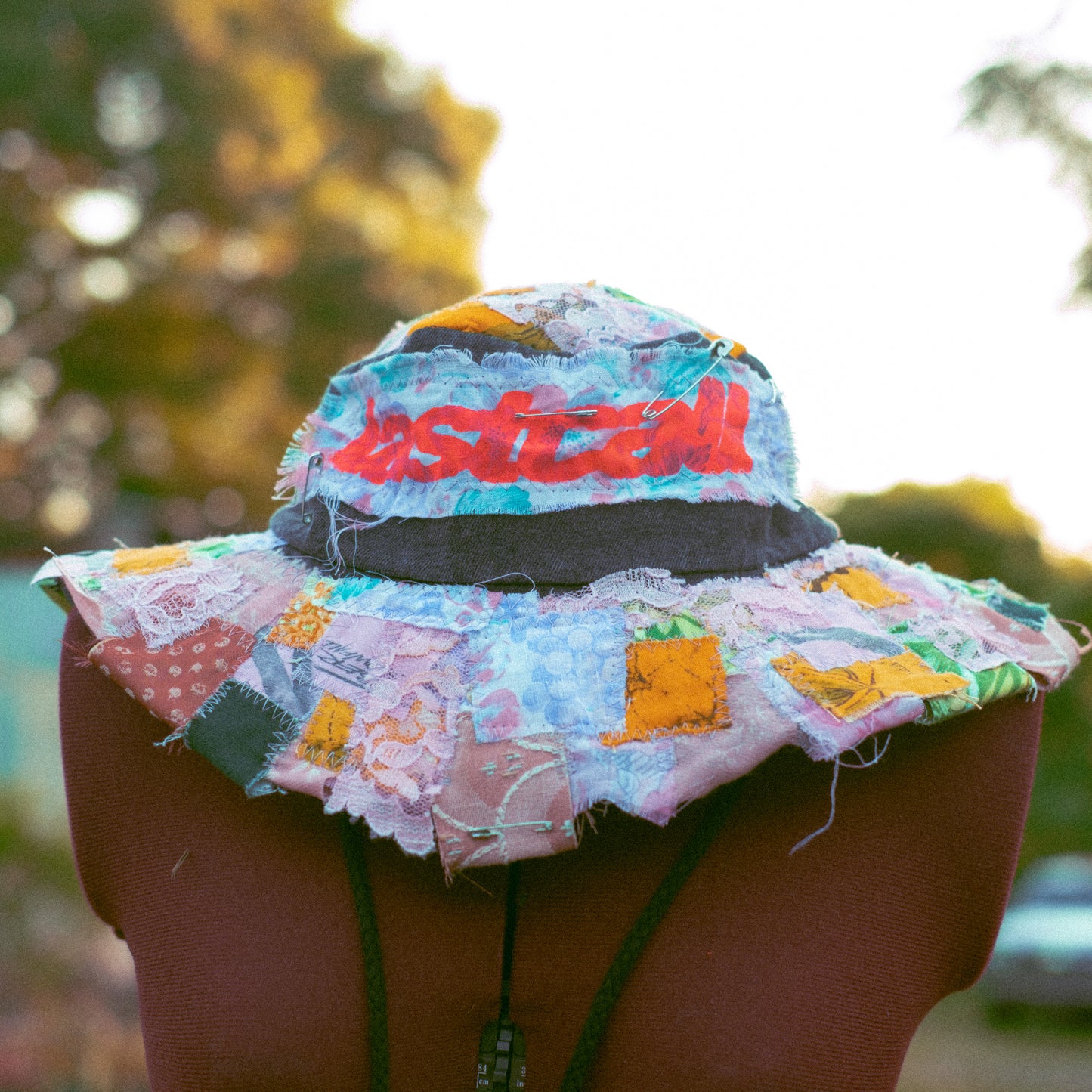 BLACK SUMMER PATCHED BUCKET HAT #2