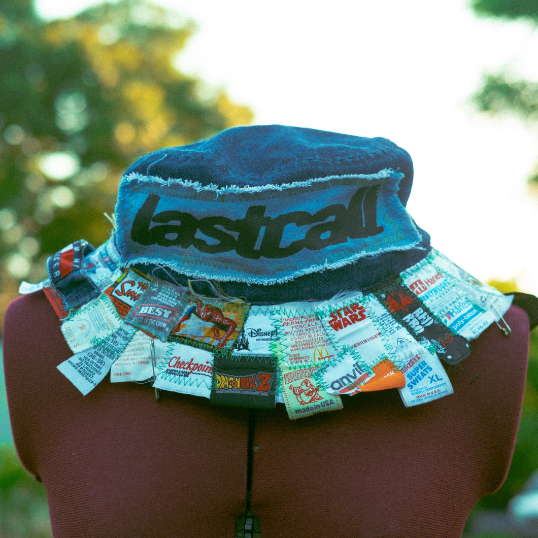 DENIM TAG PATCHED BUCKET HAT