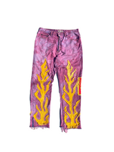 Load image into Gallery viewer, vtg dyed pink guess flame jeans