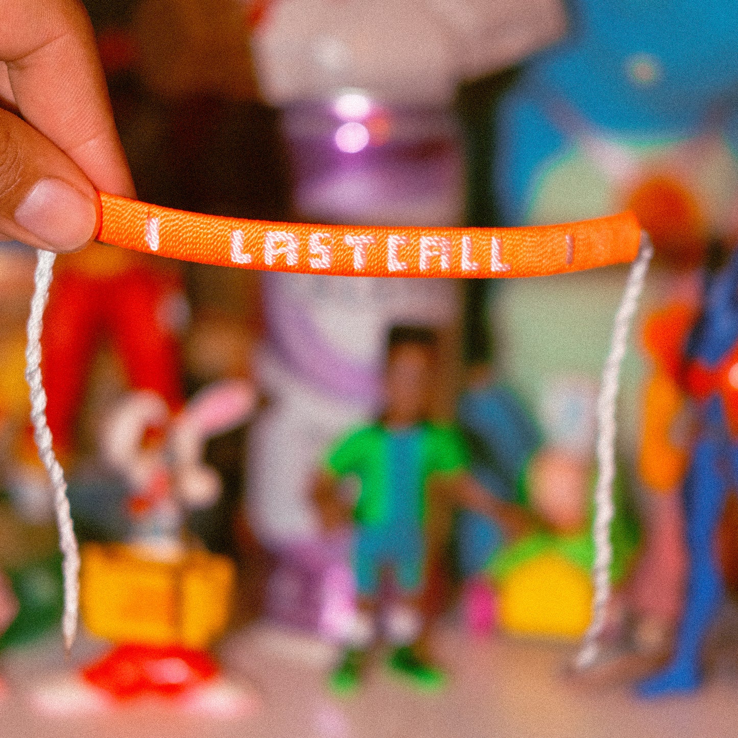 ORANGE/WHITE BRACELET