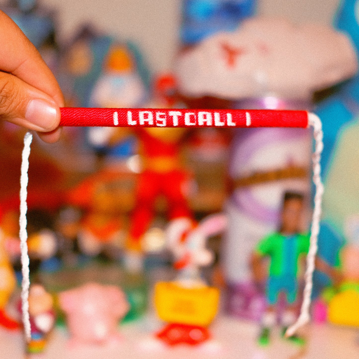 RED/WHITE BRACELET