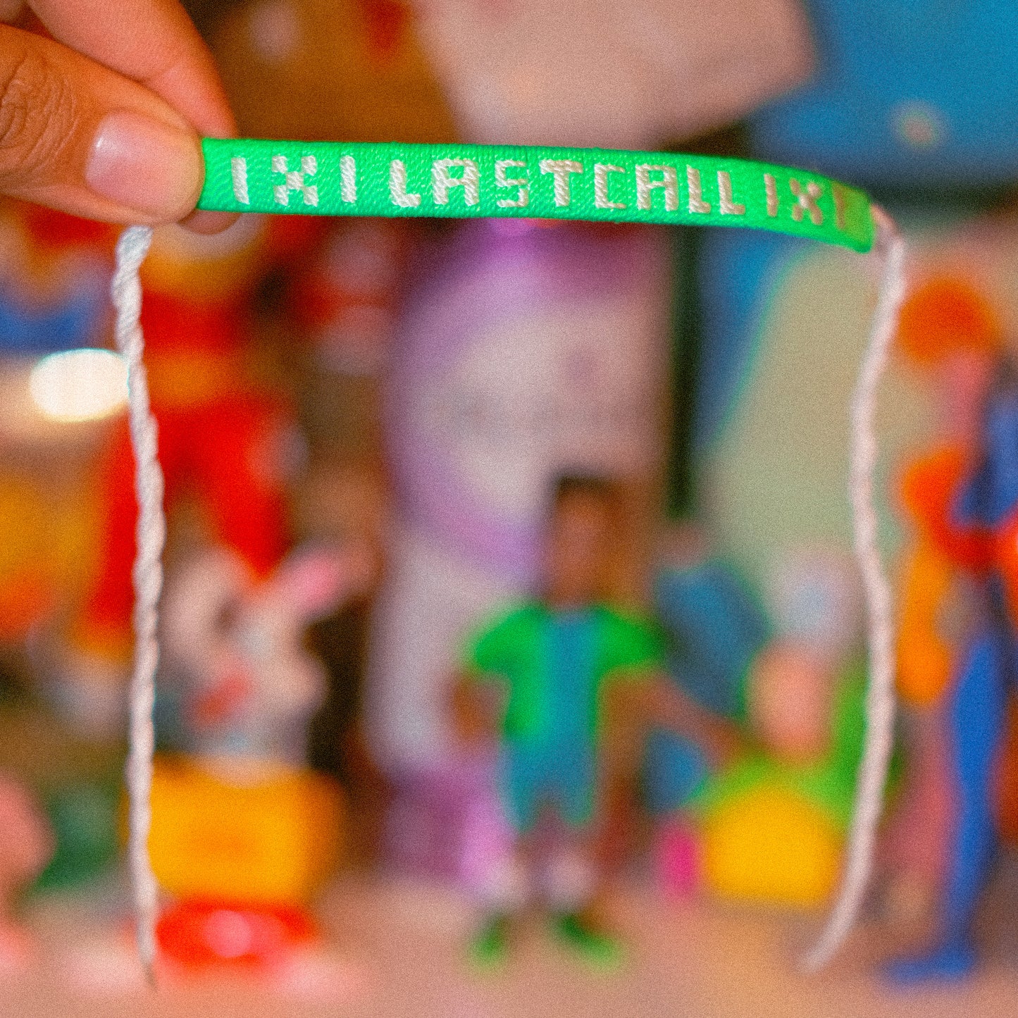 GREEN/WHITE BRACELET