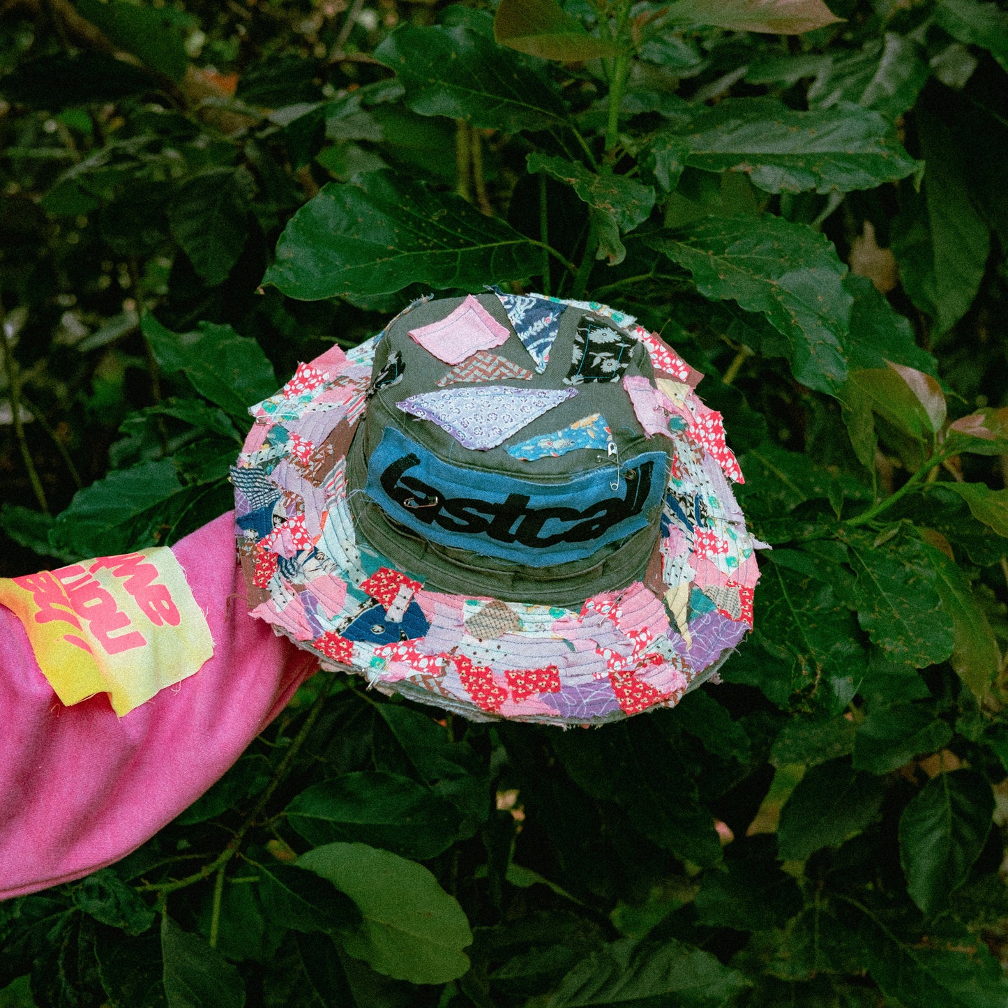 VTG FABRIC PATCH BUCKET HAT