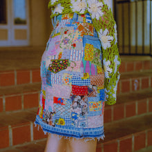 Load image into Gallery viewer, guess denim patched skirt 01