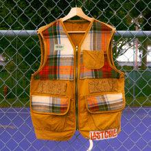 Load image into Gallery viewer, VTG ALTERED HUNTING VEST